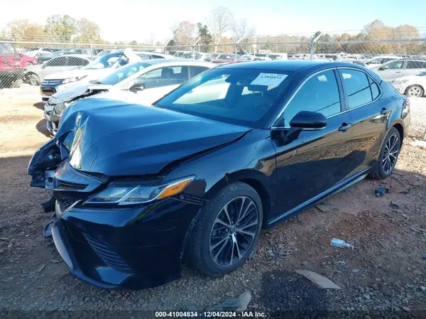 JTNB11HK7J3019514 2018 TOYOTA CAMRY - Image 2