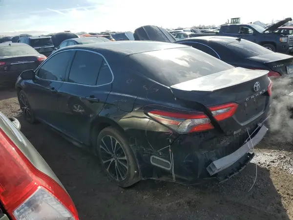 JTNB11HK7J3020405 2018 TOYOTA CAMRY - Image 2