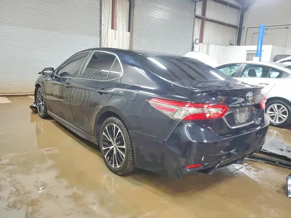 JTNB11HK7J3021277 2018 TOYOTA CAMRY - Image 2