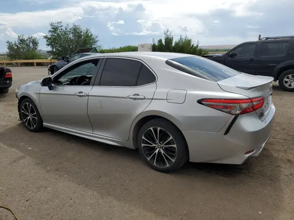 JTNB11HK7J3022462 2018 TOYOTA CAMRY - Image 2