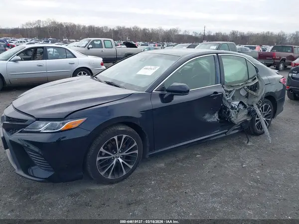 JTNB11HK7J3023045 2018 TOYOTA CAMRY - Image 2