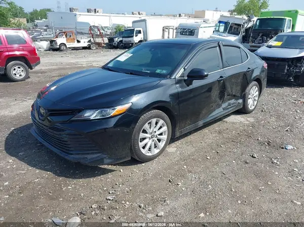 JTNB11HK7J3023112 2018 TOYOTA CAMRY - Image 2