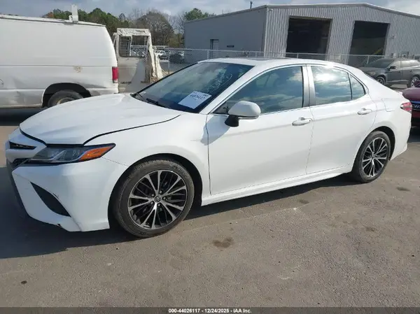 JTNB11HK7J3023238 2018 TOYOTA CAMRY - Image 2