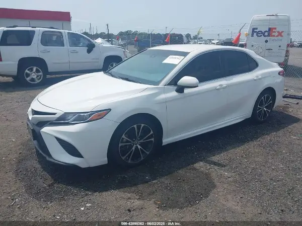 JTNB11HK7J3024003 2018 TOYOTA CAMRY - Image 2