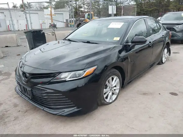 JTNB11HK7J3024681 2018 TOYOTA CAMRY - Image 2