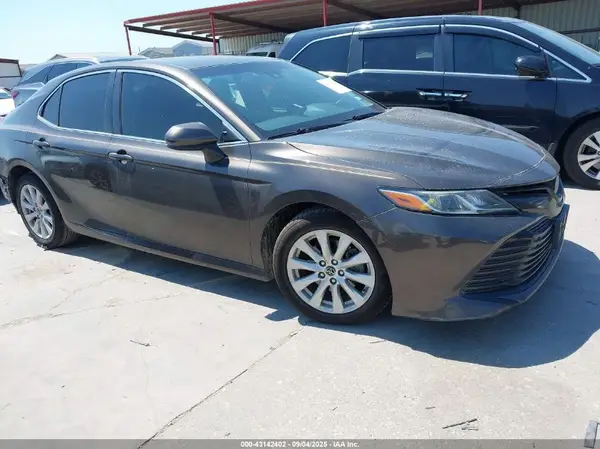 JTNB11HK7J3026821 2018 TOYOTA CAMRY - Image 1