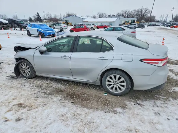 JTNB11HK7J3027502 2018 TOYOTA CAMRY - Image 2