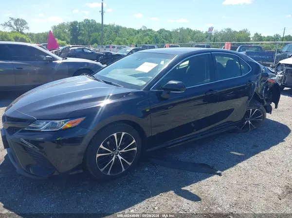 JTNB11HK7J3027984 2018 TOYOTA CAMRY - Image 2