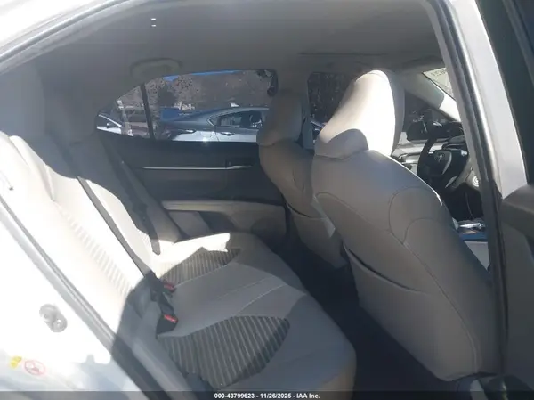 JTNB11HK7J3029041 2018 TOYOTA CAMRY - Image 8