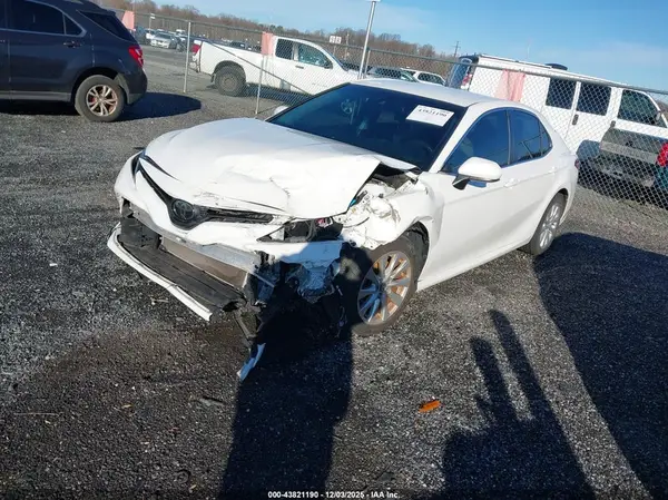 JTNB11HK7J3029640 2018 TOYOTA CAMRY - Image 2