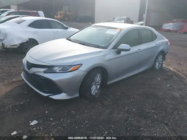 JTNB11HK7J3030206 2018 TOYOTA CAMRY - Image 2