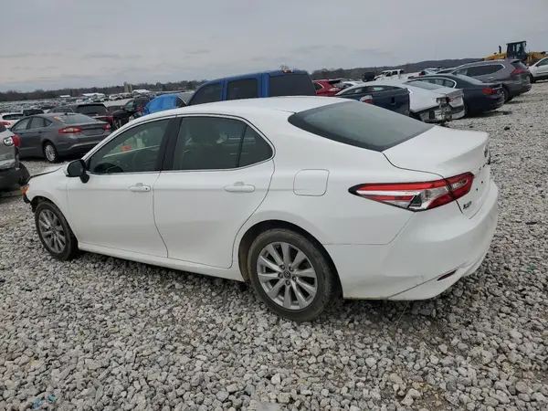 JTNB11HK7J3031002 2018 TOYOTA CAMRY - Image 2