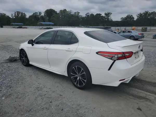 JTNB11HK7J3031632 2018 TOYOTA CAMRY - Image 2