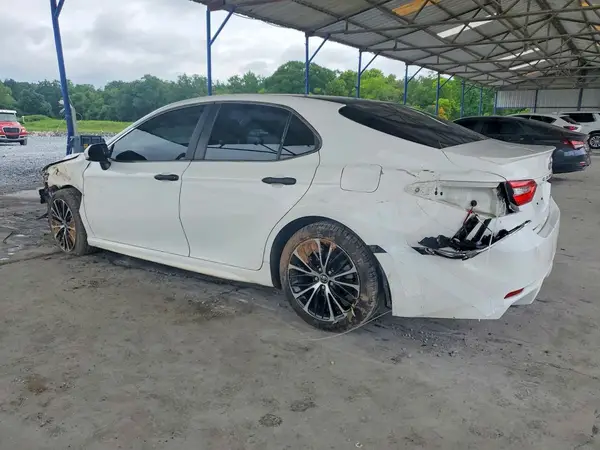 JTNB11HK7J3032134 2018 TOYOTA CAMRY - Image 2