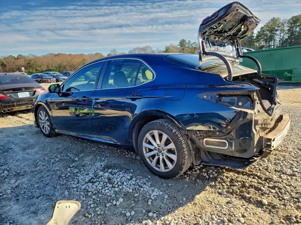 JTNB11HK7J3032618 2018 TOYOTA CAMRY - Image 2