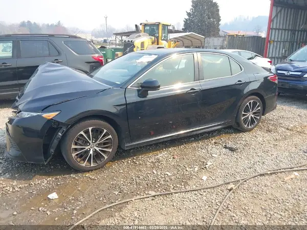 JTNB11HK7J3032814 2018 TOYOTA CAMRY - Image 2