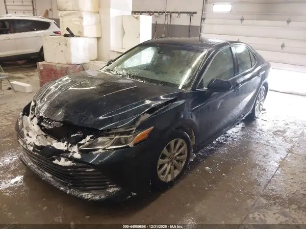 JTNB11HK7J3032859 2018 TOYOTA CAMRY - Image 2