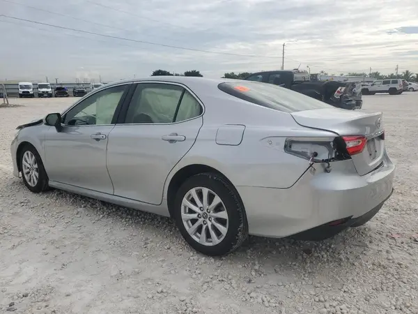 JTNB11HK7J3033199 2018 TOYOTA CAMRY - Image 2