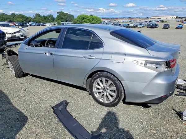 JTNB11HK7J3034336 2018 TOYOTA CAMRY - Image 2