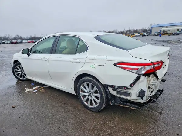 JTNB11HK7J3034790 2018 TOYOTA CAMRY - Image 2