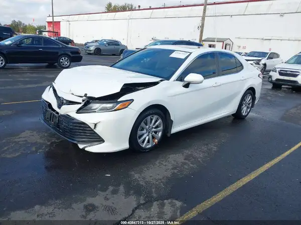JTNB11HK7J3035213 2018 TOYOTA CAMRY - Image 2