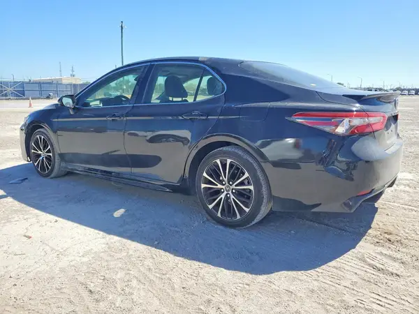 JTNB11HK7J3035969 2018 TOYOTA CAMRY - Image 2