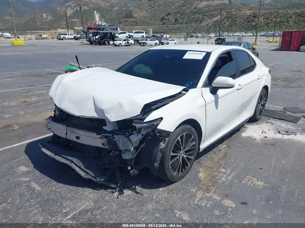 JTNB11HK7J3037785 2018 TOYOTA CAMRY - Image 2