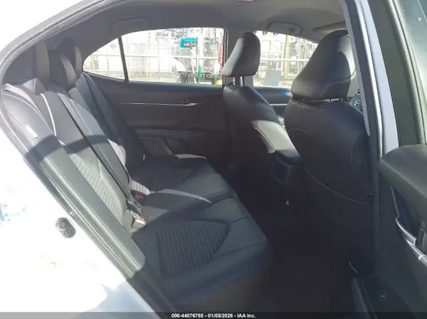 JTNB11HK7J3037964 2018 TOYOTA CAMRY - Image 8