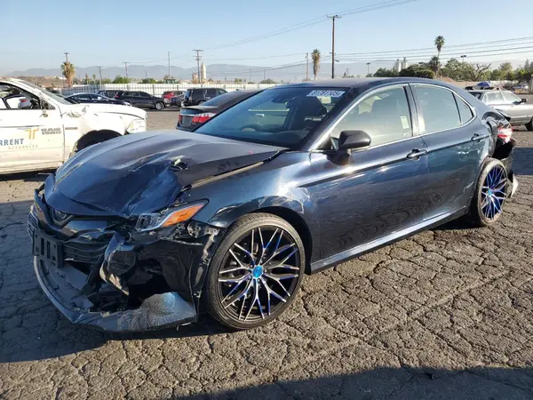 JTNB11HK7J3040122 2018 TOYOTA CAMRY - Image 1