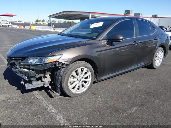 JTNB11HK7J3042128 2018 TOYOTA CAMRY - Image 2
