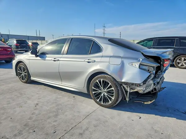 JTNB11HK7J3043635 2018 TOYOTA CAMRY - Image 2