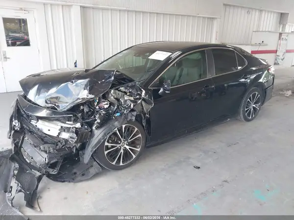 JTNB11HK7J3045613 2018 TOYOTA CAMRY - Image 2