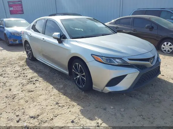 JTNB11HK7J3045966 2018 TOYOTA CAMRY - Image 1