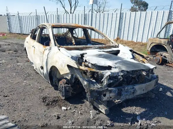 JTNB11HK7J3048141 2018 TOYOTA CAMRY - Image 1