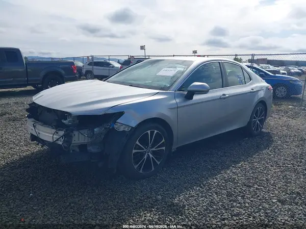 JTNB11HK7J3050620 2018 TOYOTA CAMRY - Image 2