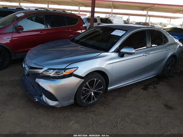 JTNB11HK7J3051606 2018 TOYOTA CAMRY - Image 2