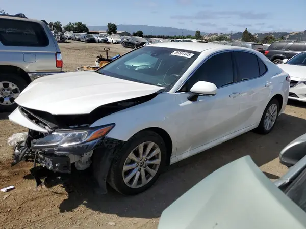 JTNB11HK7J3057566 2018 TOYOTA CAMRY - Image 1