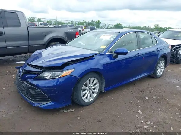 JTNB11HK7J3066378 2018 TOYOTA CAMRY - Image 2