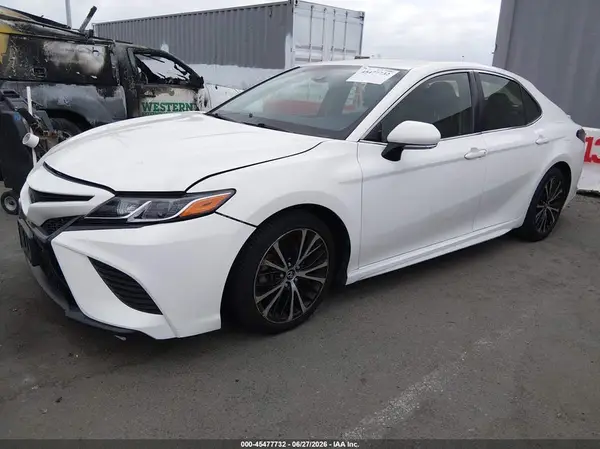 JTNB11HK7J3066610 2018 TOYOTA CAMRY - Image 2
