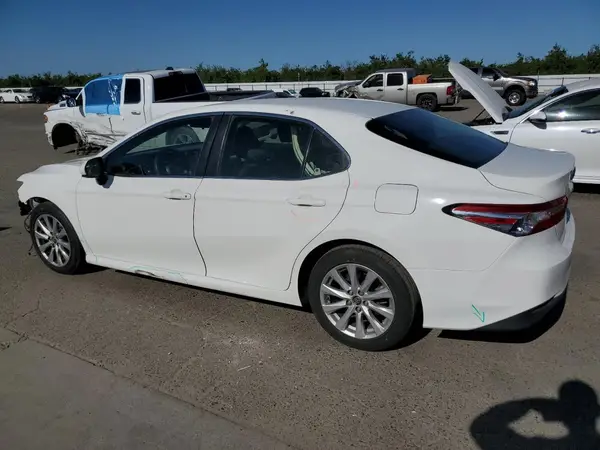 JTNB11HK7J3067921 2018 TOYOTA CAMRY - Image 2