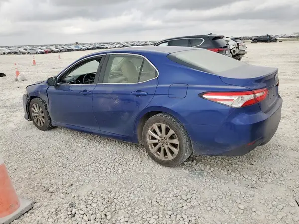 JTNB11HK7J3069054 2018 TOYOTA CAMRY - Image 2