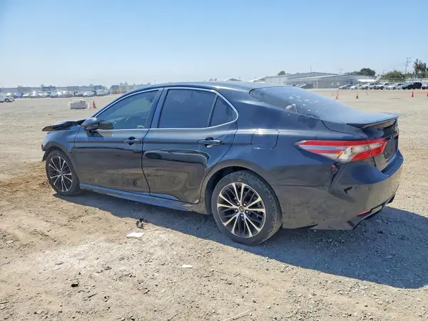 JTNB11HK7J3069345 2018 TOYOTA CAMRY - Image 2