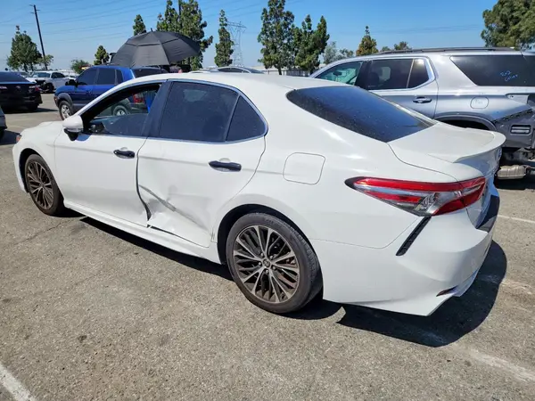 JTNB11HK7J3072424 2018 TOYOTA CAMRY - Image 2