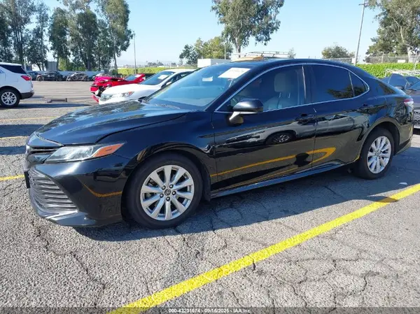 JTNB11HK7J3072813 2018 TOYOTA CAMRY - Image 2
