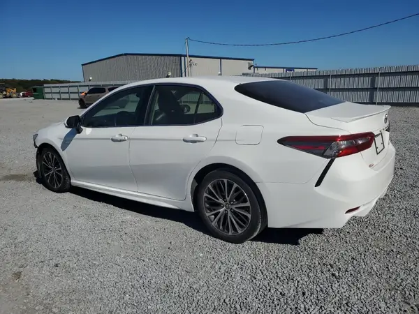 JTNB11HK8J3001233 2018 TOYOTA CAMRY - Image 2
