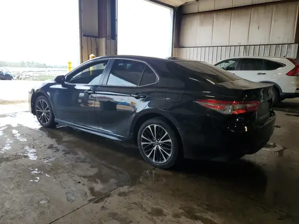 JTNB11HK8J3001345 2018 TOYOTA CAMRY - Image 2