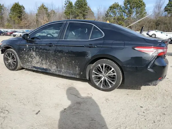 JTNB11HK8J3001507 2018 TOYOTA CAMRY - Image 2