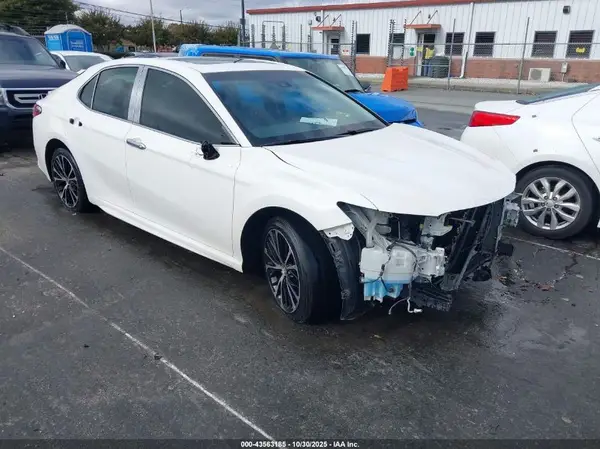 JTNB11HK8J3001569 2018 TOYOTA CAMRY - Image 1