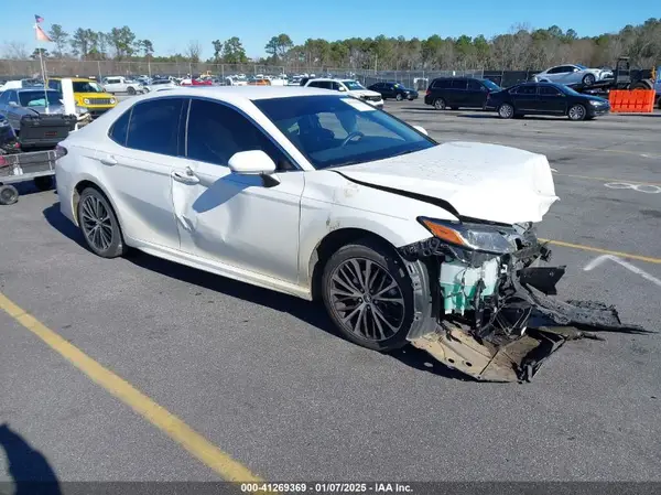 JTNB11HK8J3003077 2018 TOYOTA CAMRY - Image 1