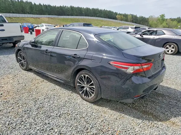 JTNB11HK8J3005329 2018 TOYOTA CAMRY - Image 2